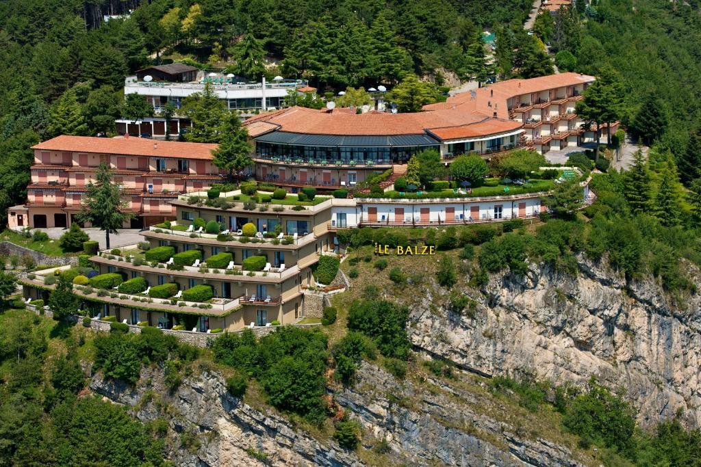 Hotel Le Balze - Aktiv & Wellness Tremosine Exterior photo